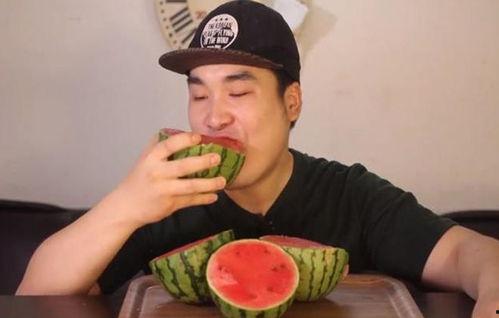 吃日本瓜的网红叫什么,揭秘“吃日本瓜”网红的爆红之路 第3张 吃日本瓜的网红叫什么,揭秘“吃日本瓜”网红的爆红之路 第3张